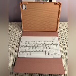 iPad Air 4 Wireless Keyboard Case Rose Gold Pink with Pencil Holder New Open Box